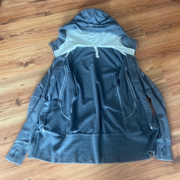 Lululemon Grey Hood Sweater Size 4 - Picture 8 of 8